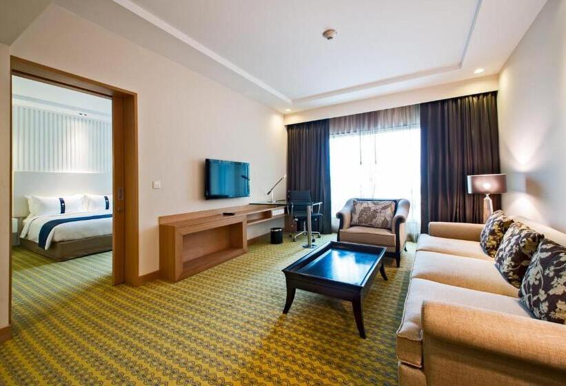 Люкс Повышенной Комфортности, Holiday Inn Amritsar Ranjit Avenue By Ihg