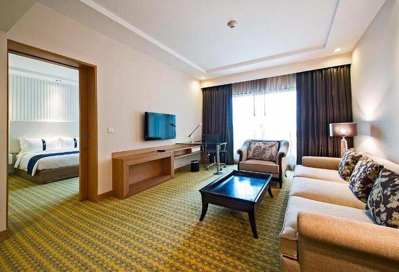Люкс Повышенной Комфортности, Holiday Inn Amritsar Ranjit Avenue By Ihg