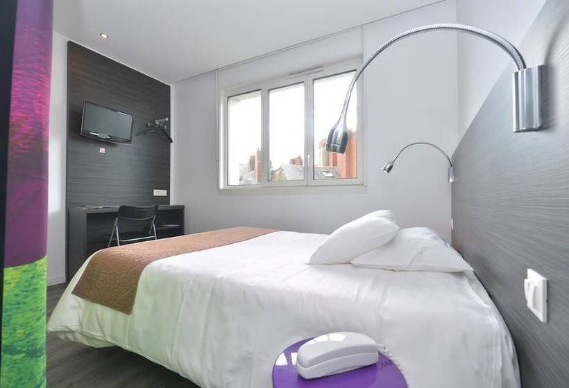 Quarto Estandar Cama Casal, Demain Hôtel & Conciergerie