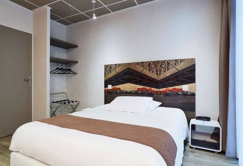 Quarto Estandar Cama Casal, Demain Hôtel & Conciergerie