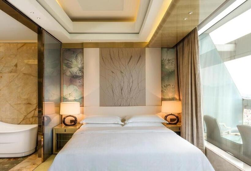 اتاق لوکس با تخت بزرگ, Sheraton Huzhou Taihu Lake Hot Spring Resort & Spa