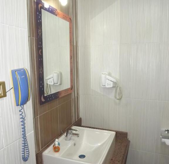اتاق استاندارد سه نفره, Mayorca Hotel Cairo