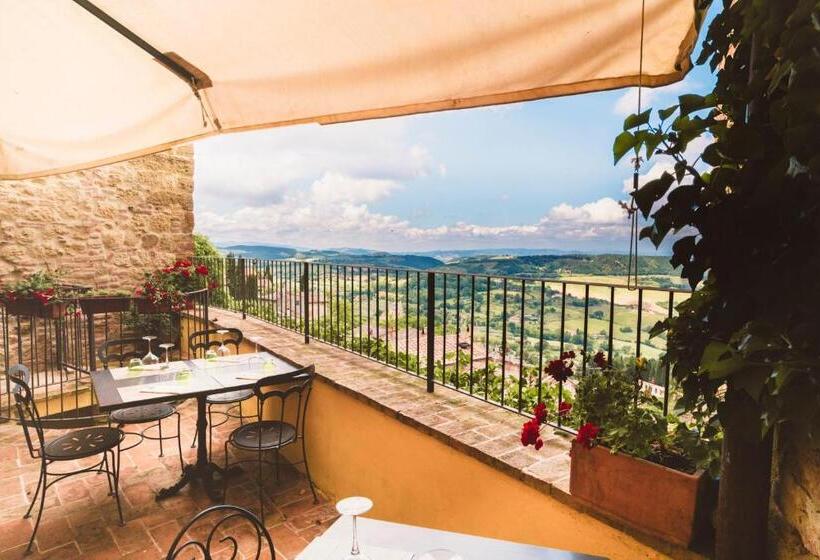 Люкс Вид на Город, Osteria Del Borgo B&b