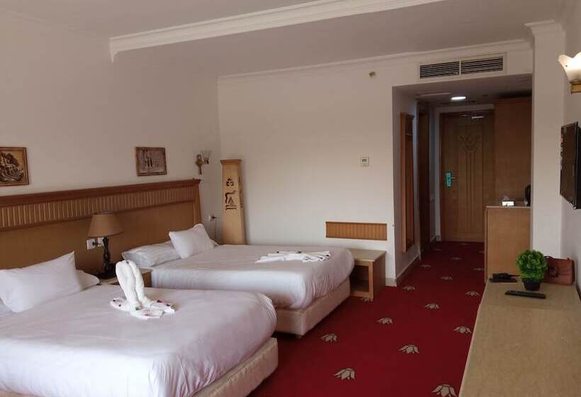 Superior Triple Room, Regency Pyramids