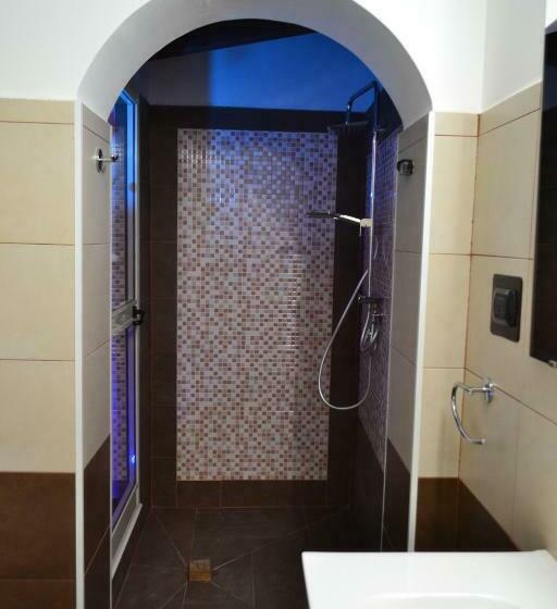 اتاق پریمیوم چهارنفره, Costa Del Gallo