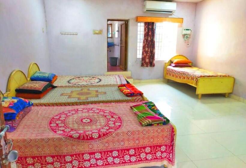 4인용 스탠다드 룸, Lakshmi Cottage