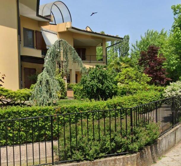 Семейный Номер, Home