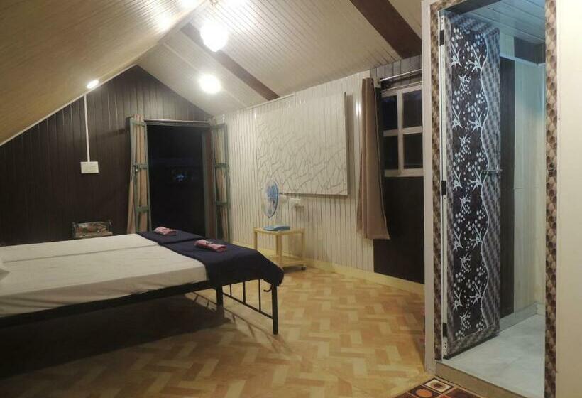 四人标准间, Room In Farmhouse   Dandeli   Aura Jungle Stay