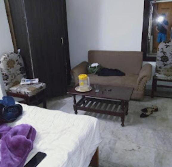Quarto Deluxe com Sacada, Goroomgo Shah Guest House Nainital   Excellent Customer Service