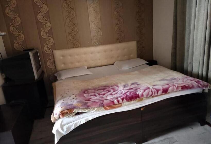 Quarto Deluxe com Sacada, Goroomgo Shah Guest House Nainital   Excellent Customer Service