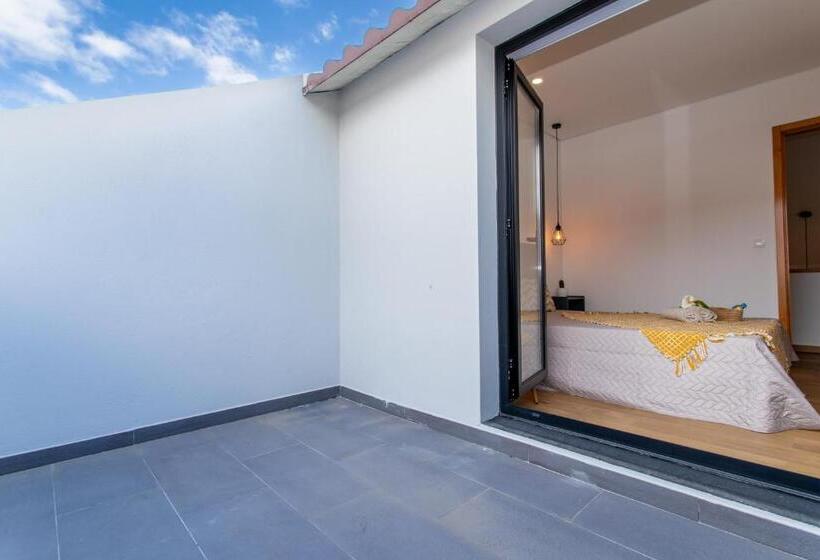 Quarto Estandar com Terraço, Carvão Pdl Inn