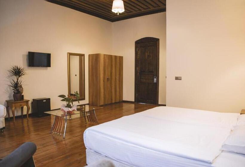 جناح جونيور, Thrace Konak Hotel & Spa