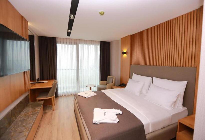 패밀리 룸, Pikola Otel