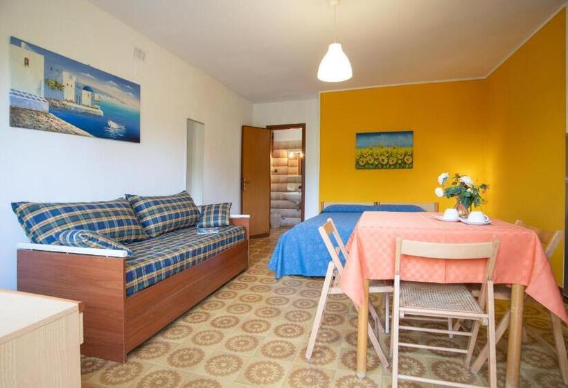 Economy Triple Room, Testa Di Monaco   Basic Beach Accommodations
