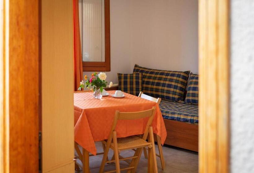 سوییت, Testa Di Monaco   Basic Beach Accommodations