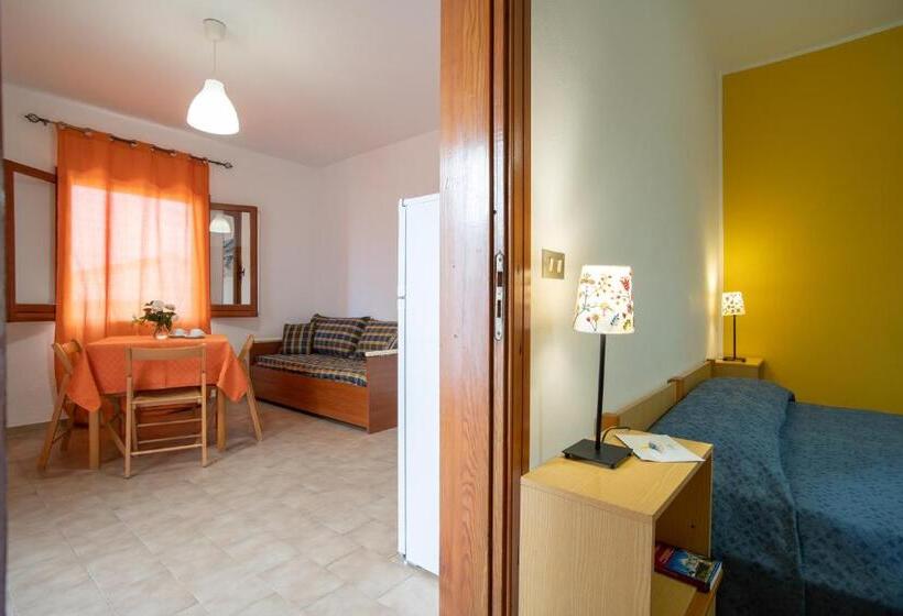 سوییت با چشم‌انداز باغ, Testa Di Monaco   Basic Beach Accommodations