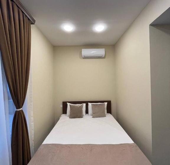 اتاق خانوادگی, Markaz Hotel Nizami Street