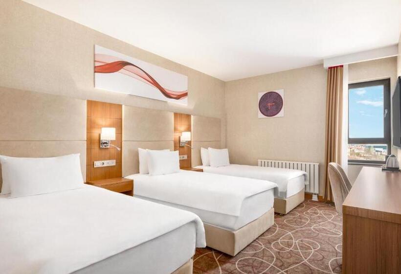 חדר סטנדרט לשלושה, Ramada By Wyndham Elbistan