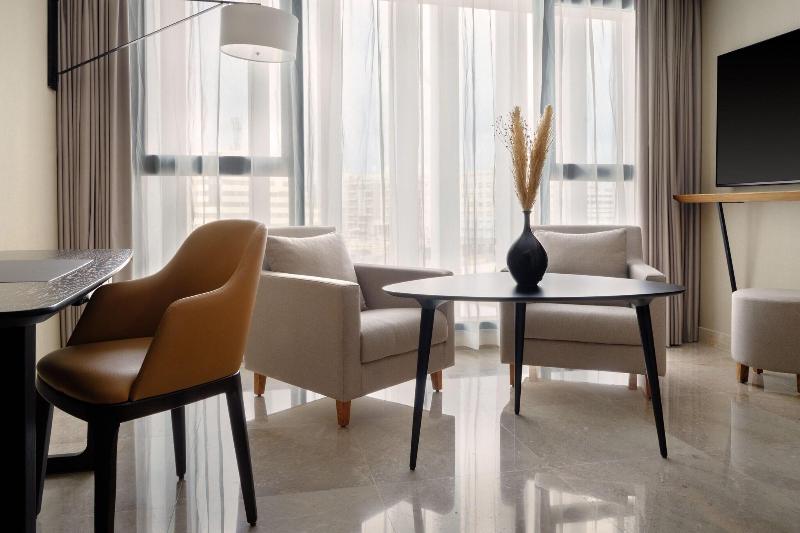 سوئیت با تخت بزرگ, Tunis Marriott