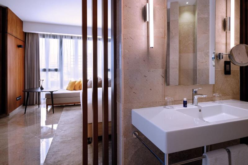 سوئیت با تخت بزرگ, Tunis Marriott