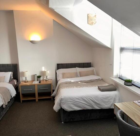 Номер Стандарт Трехместный, Lincoln City Centre Rooms P&s