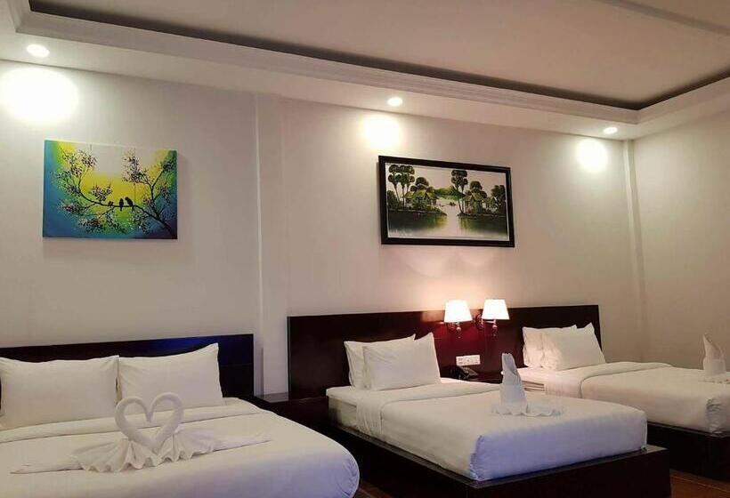 Трехместный Президентский, Apple Hotel Two   Near Phnom Penh Airport