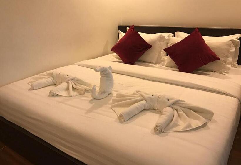 キングサイズベッドのスタンダードルーム, Apple Hotel Two   Near Phnom Penh Airport