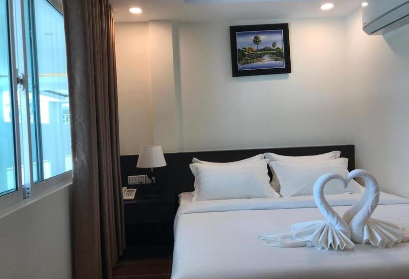 キングサイズベッドのスタンダードルーム, Apple Hotel Two   Near Phnom Penh Airport
