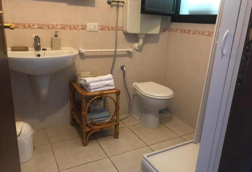 اتاق استاندارد چهار تخته, Garden Rooms