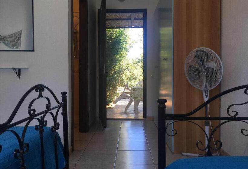 اتاق استاندارد چهار تخته, Garden Rooms