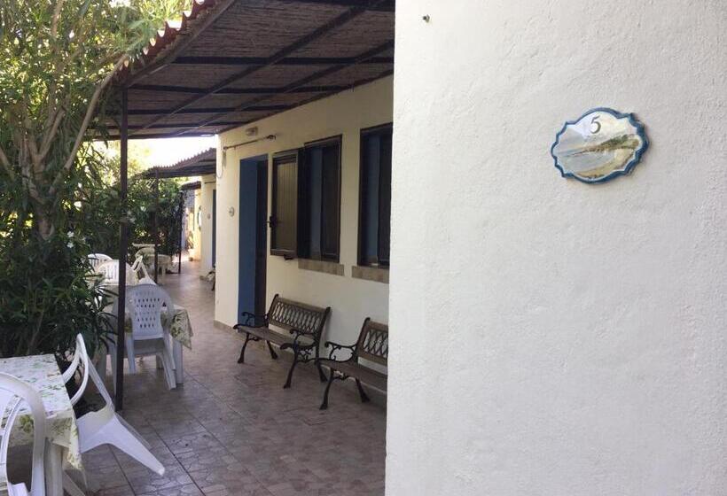 اتاق استاندارد سه نفره, Garden Rooms