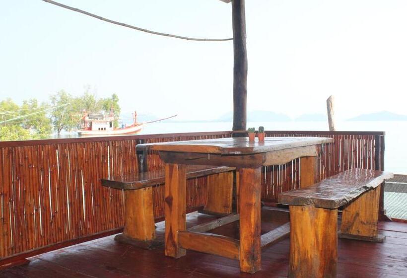 Quarto Estandar Vista Mar, Lanta Sabai Day House