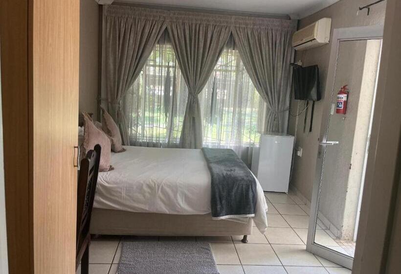 اتاق استاندارد, Toro Guest House