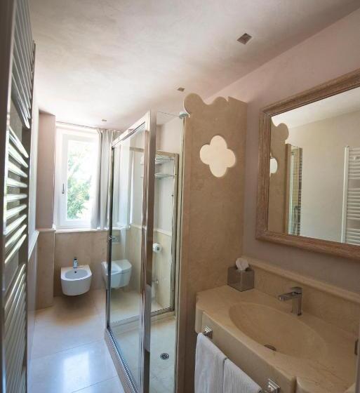 اتاق لوکس با چشم‌انداز باغ, Villa Lattanzi