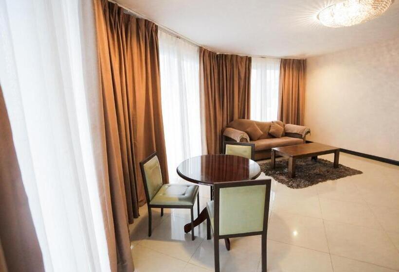 스위트, The Lake Hotel Tagaytay