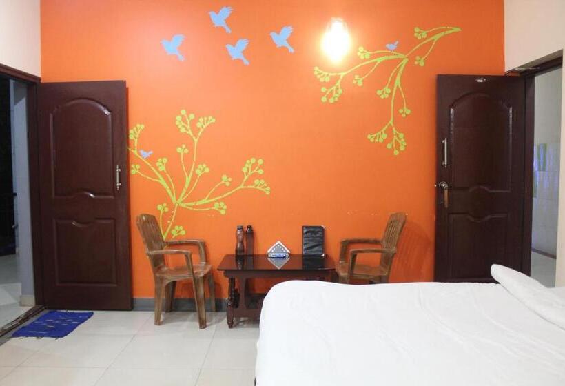 经济房, Greenwood Resort