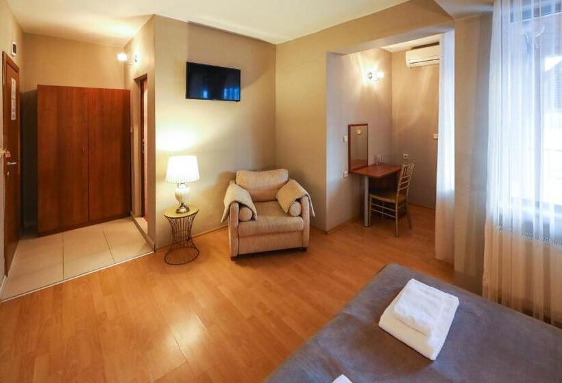 Quarto Estandar com Sacada, Complex Baroto