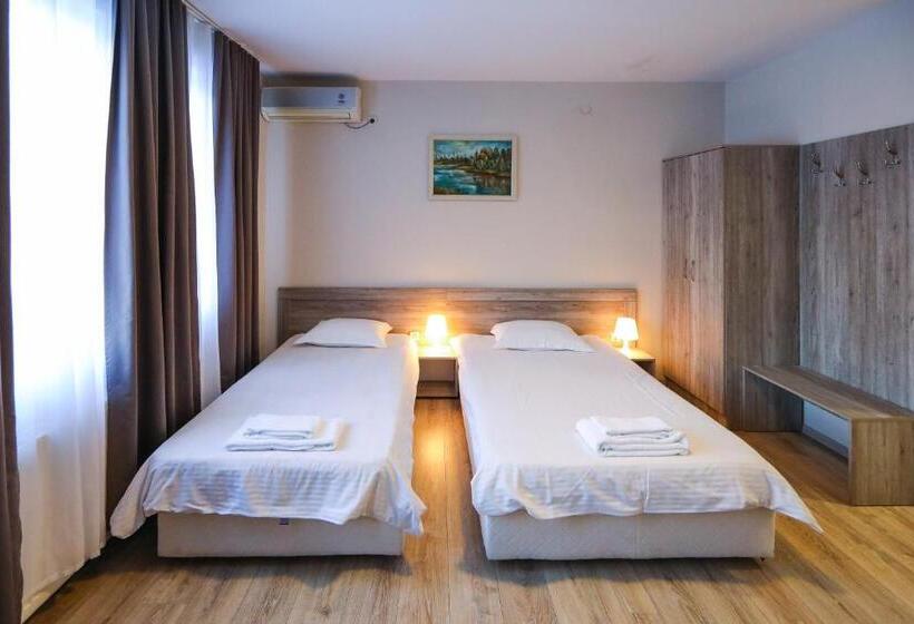 Quarto Estandar Individual, Complex Baroto