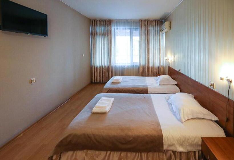 Quarto Estandar Individual, Complex Baroto