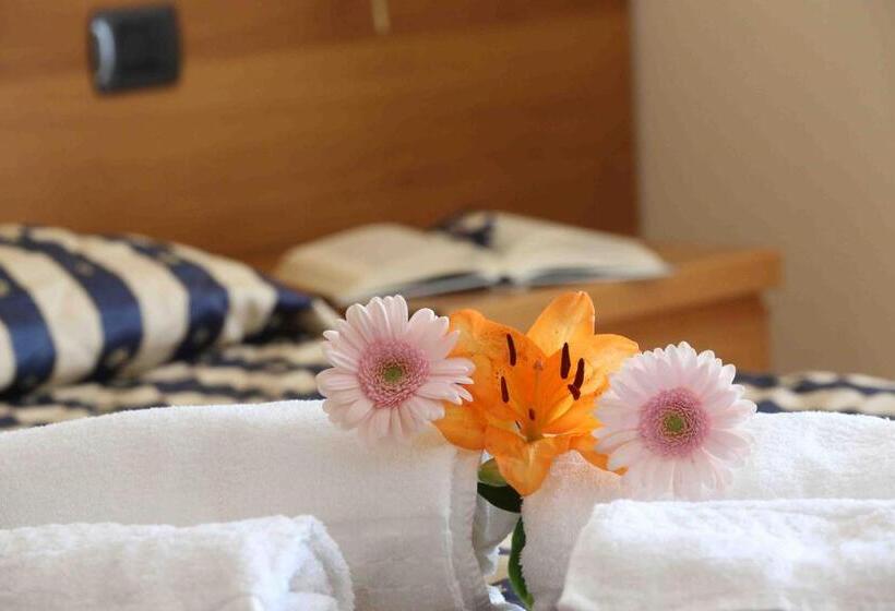 Трехместный Номер Комфорт, Costabella