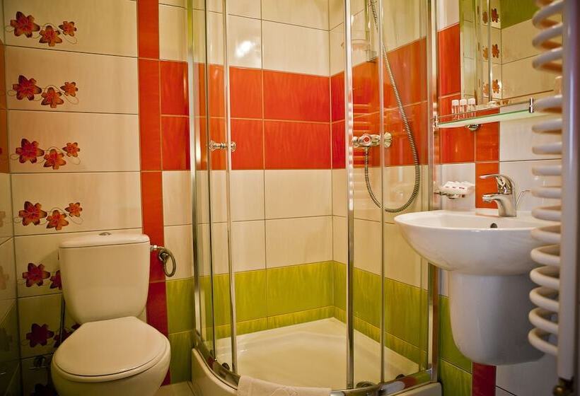 Номер Стандарт Трехместный, Helan Family & Spa