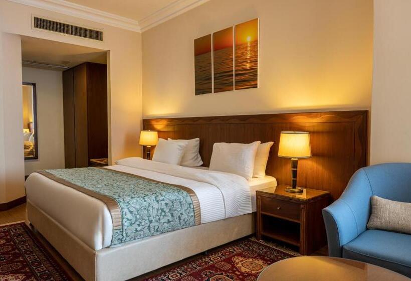 سوئیت با بالکن, Jiyeh Marina Resort Hotel & Chalets