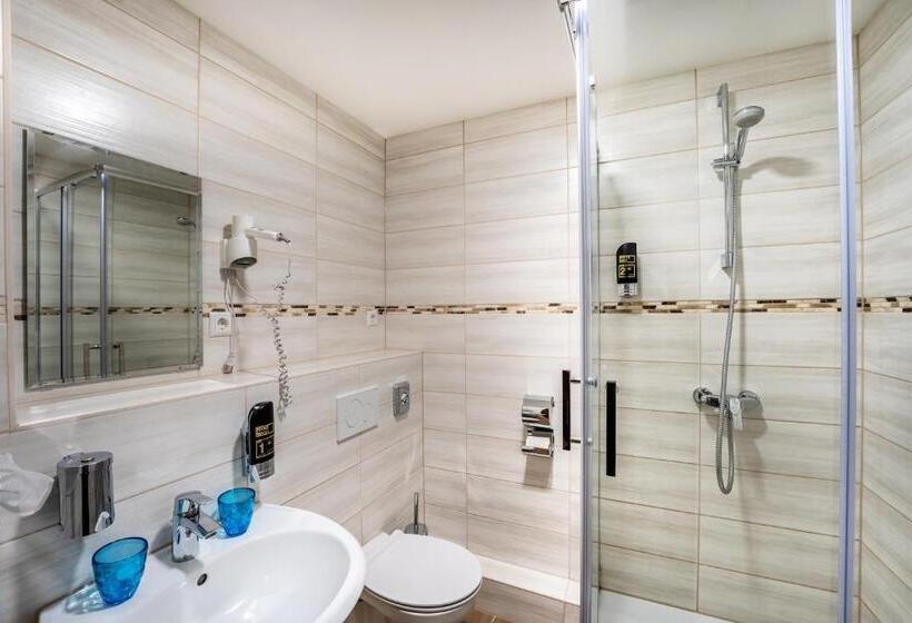 Номер Стандарт Индивидуальный, Aspire Castillo Reutlingen, Trademark Collection By Wyndham