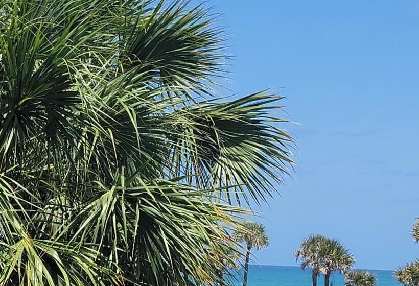 آپارتمان 1 خوابه با بالکن, Oceanfront Escape With Balcony And Heated Salt Water Pool Sleeps 4
