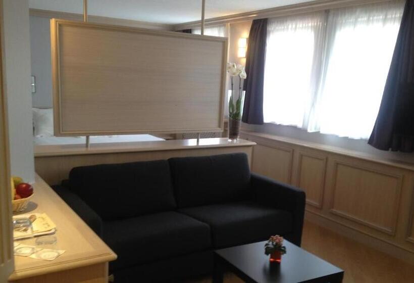 سوییت لوکس, Cottage Logis Hôtel   Restaurant
