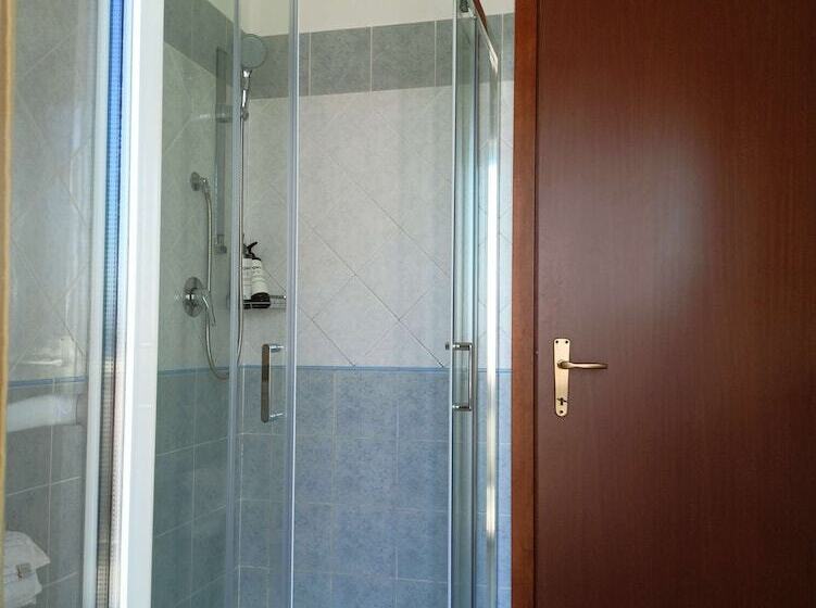 غرفة قياسية مطلّة علي البحر, Ariston Imperial