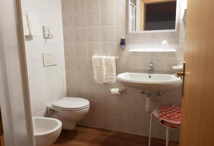 Четырехместный Номер Стандарт, Villa Adria B&b