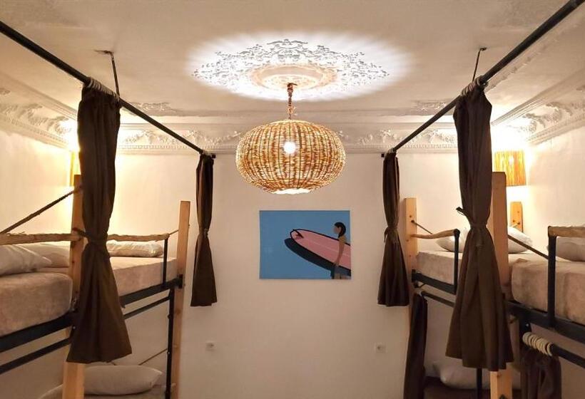 Кровать в Общей Комнате, Kekai Surf House