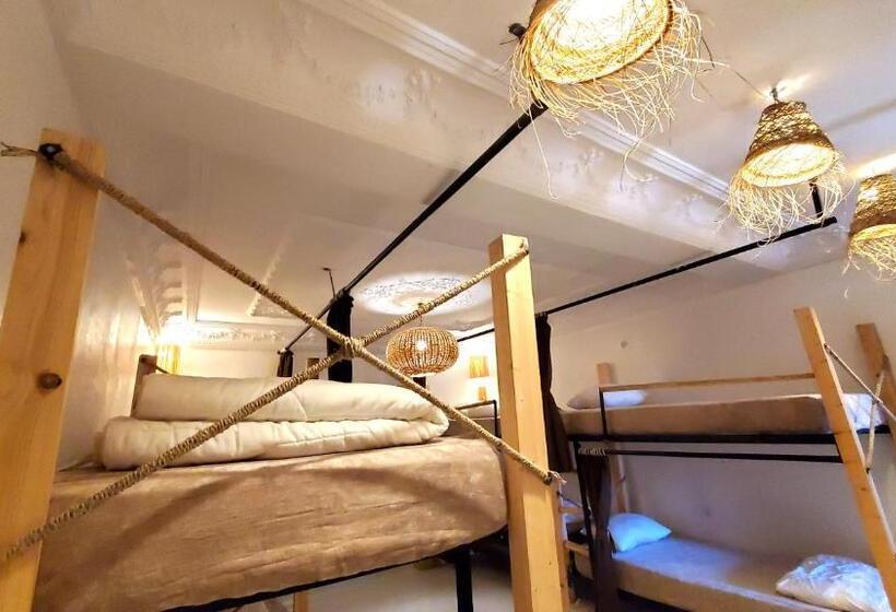 Кровать в Общей Комнате, Kekai Surf House
