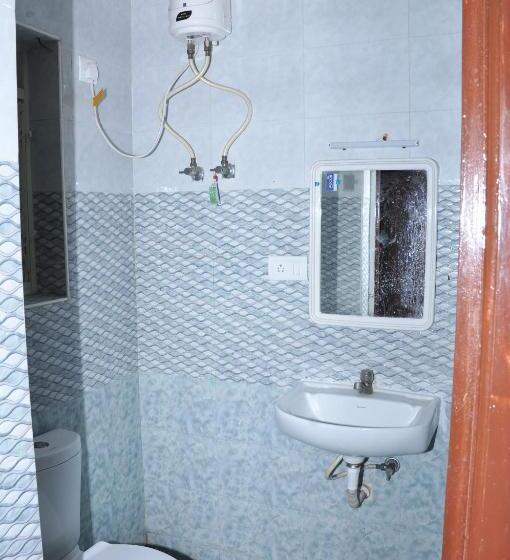 Quarto Deluxe, Kiruba Castle